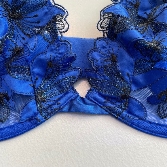 NWOT VERY SEXY Unlined Floral Embroidery Demi Bra in Blue Oar/cobalt & black 36D - Picture 7 of 14